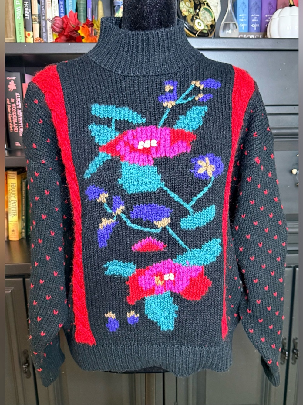 Vintage 80’s Erika hand knit mock neck black sweater floral preppy cottagecore L